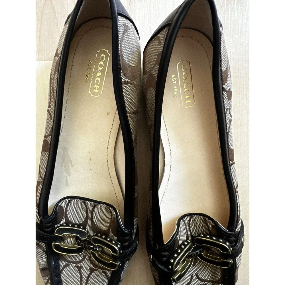 Coach Beige Signature Canvas Loafers with Dark Brown Trim Size 8.5 Great conditi